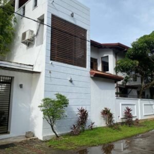 6-Bedroom Property in Kerawelapitya